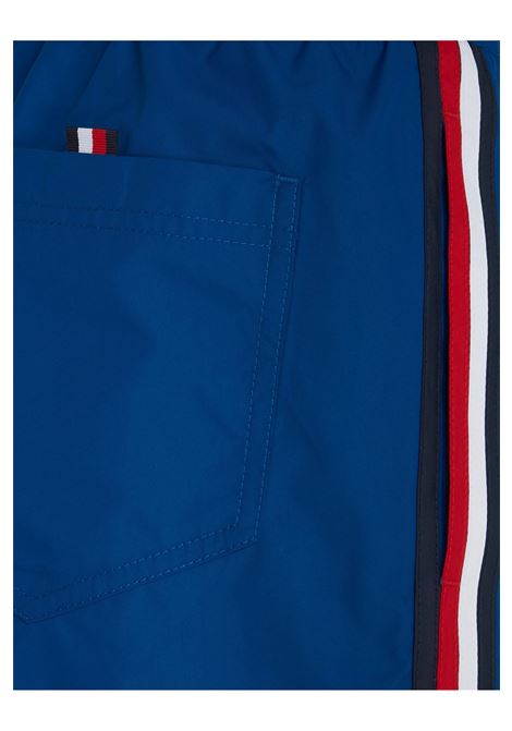 Costume Tommy Jeans Global Stripe Short Length Blu Navy Uomo TOMMY HILFIGER SWIMWEAR | Costumi | UM0UM03217-C5J